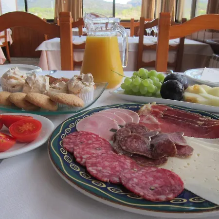 Ca L'angel Guest house Pinell de Bray